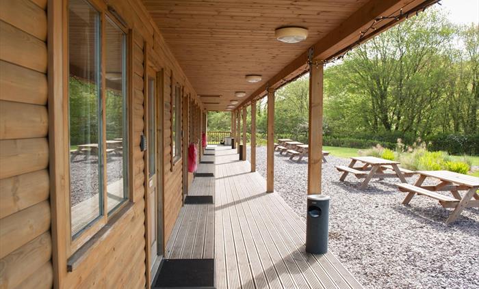 Outdoor Terrace & Seating